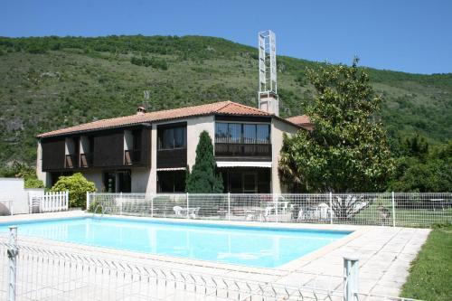 Hotel Pyrene Foix Exterior photo